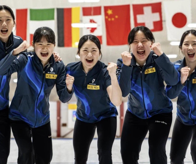 한국 컬링 쾌거 2연속 세계 제패 세계주니어 여자부 두 대회 연속 우승