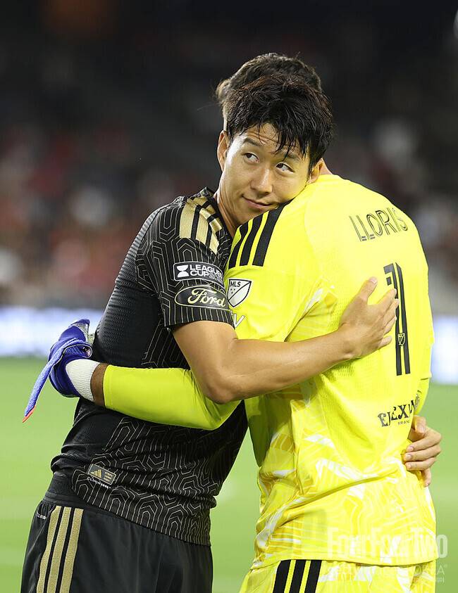 “한국 축구 같은 상황 처음 본다” LAFC 감독 고백