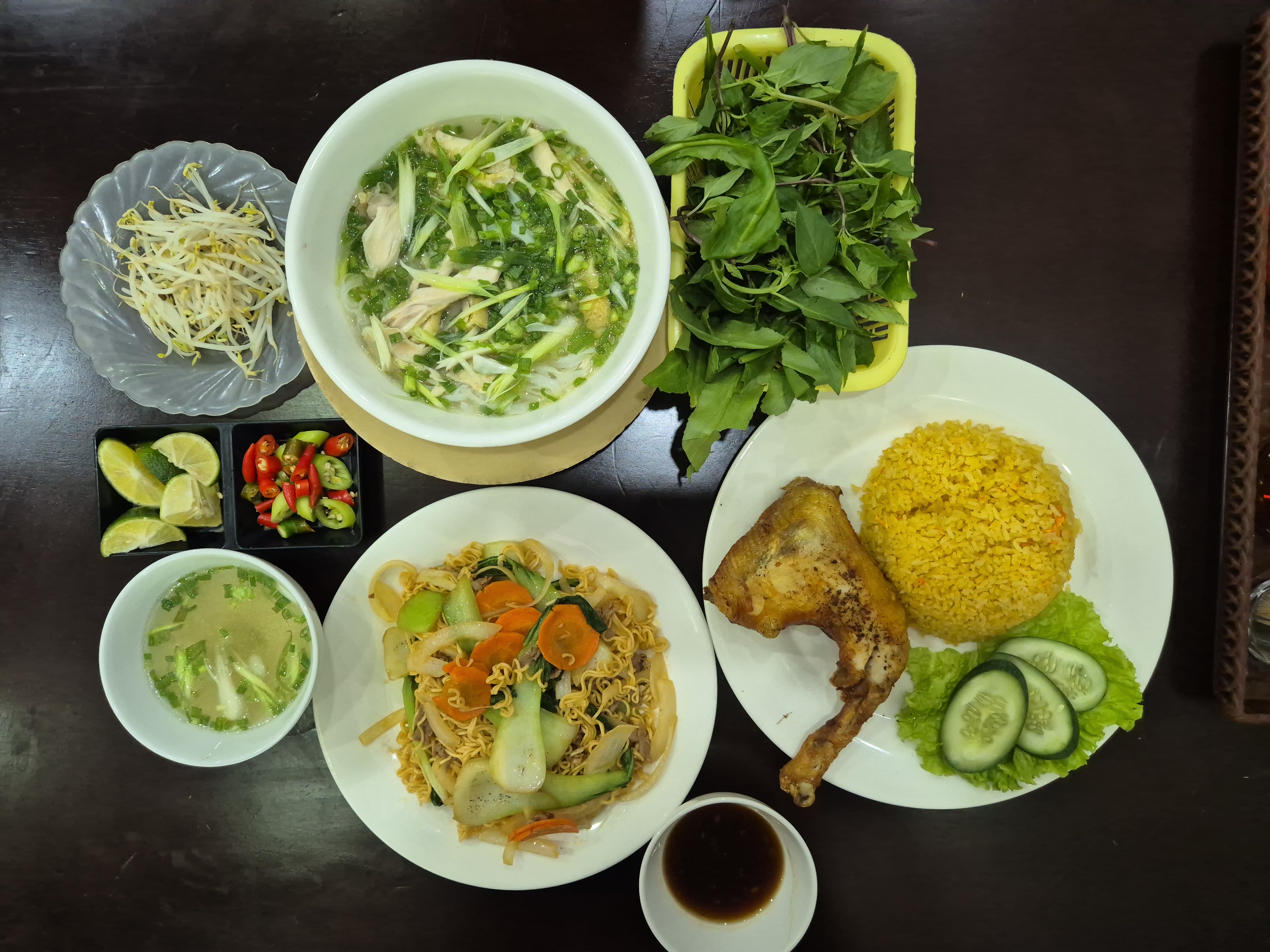 다낭 시내 쌀국수 맛집 포코 쌀국수 소고기 볶음면 강추