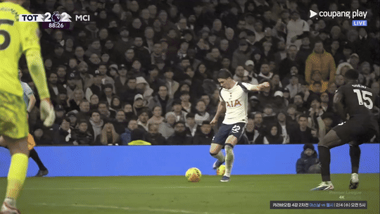 토트넘, 맨시티와 난타전중 나온 바이시클킥